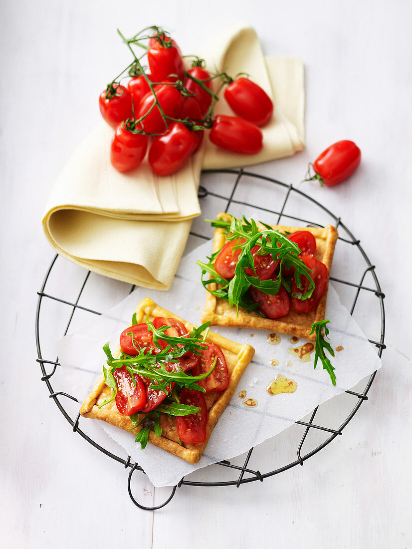 Tomaten-Rucola-Tartes