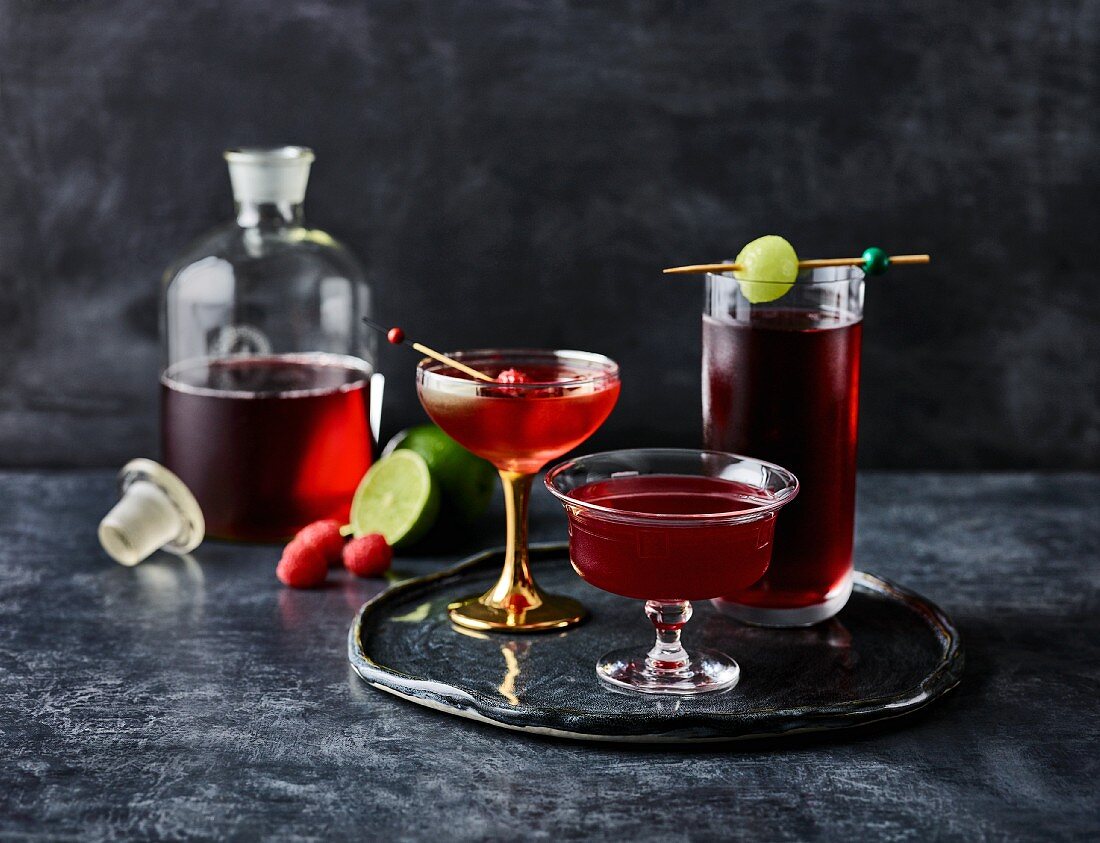 Drei Cocktails mit Cranberrysaft