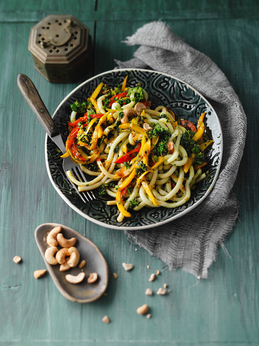 Fried udon noodles with kale and turmeric