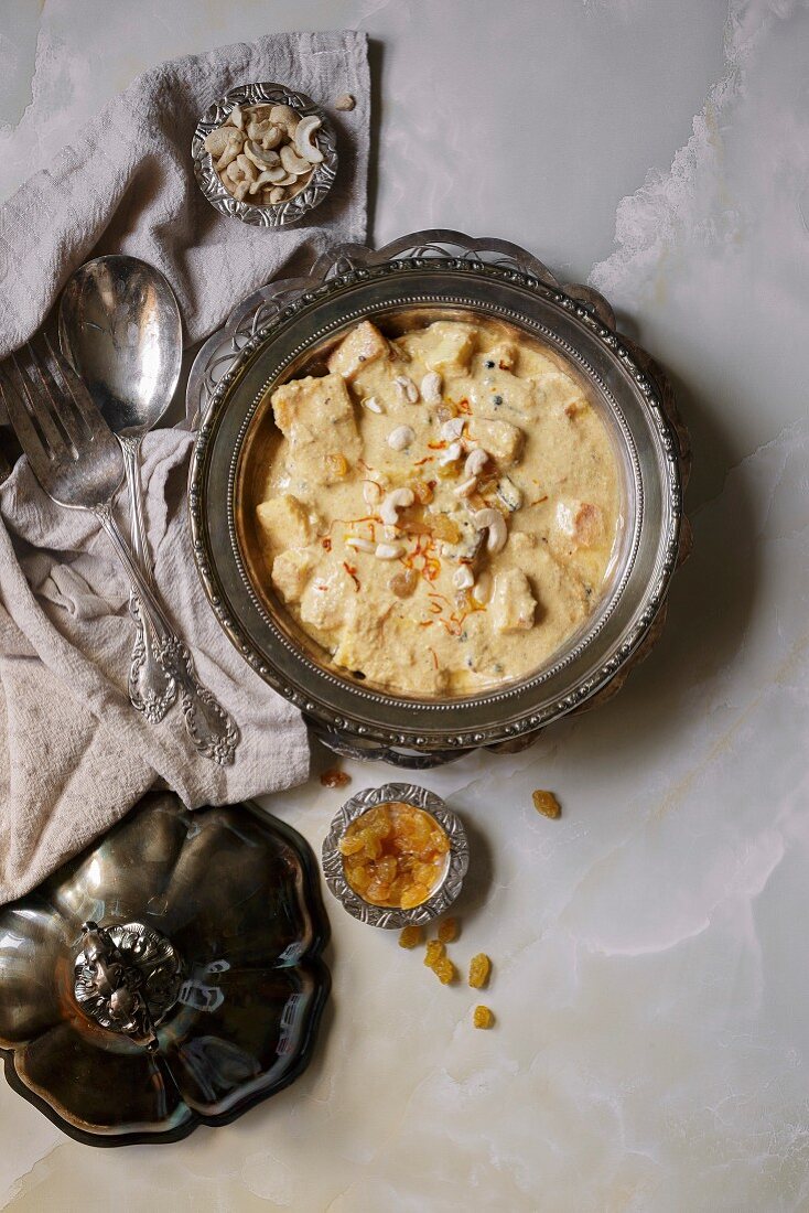 Paneer Rezala (Curry mit Paneer und Cashewkernen, Indien)