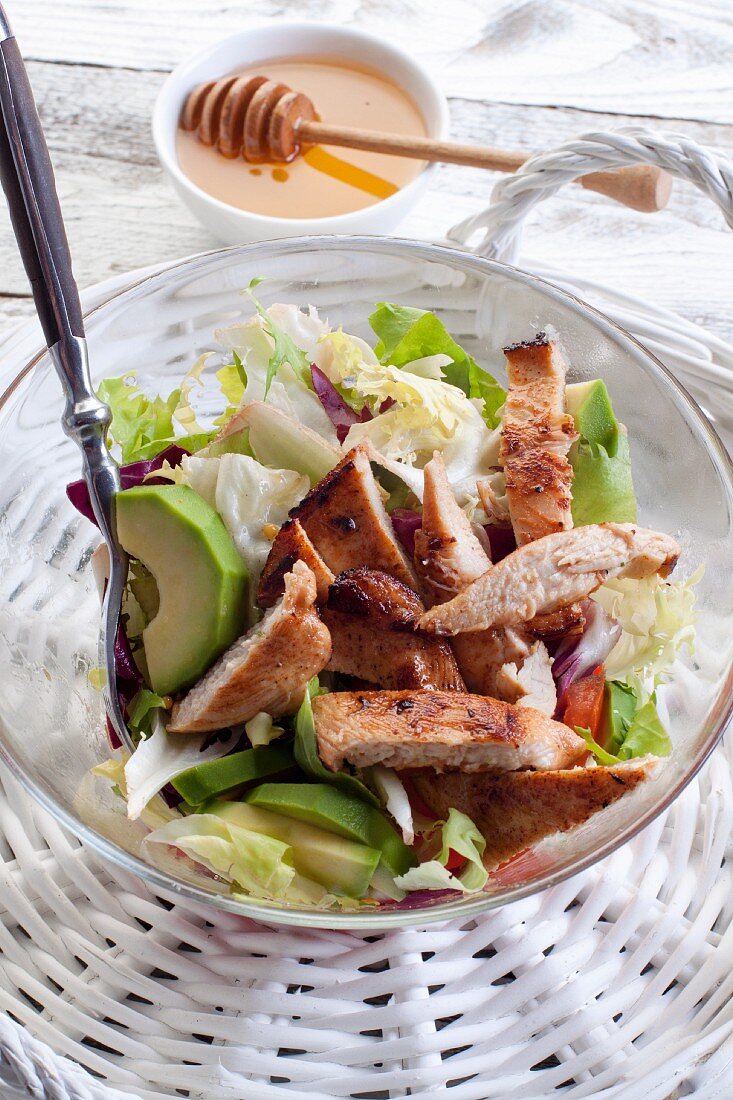 Grilled chicken breast and avocado salad