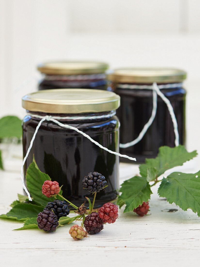 Blackberry jam with grape juice