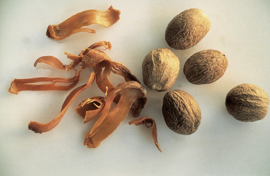 Mace and Whole Nutmeg