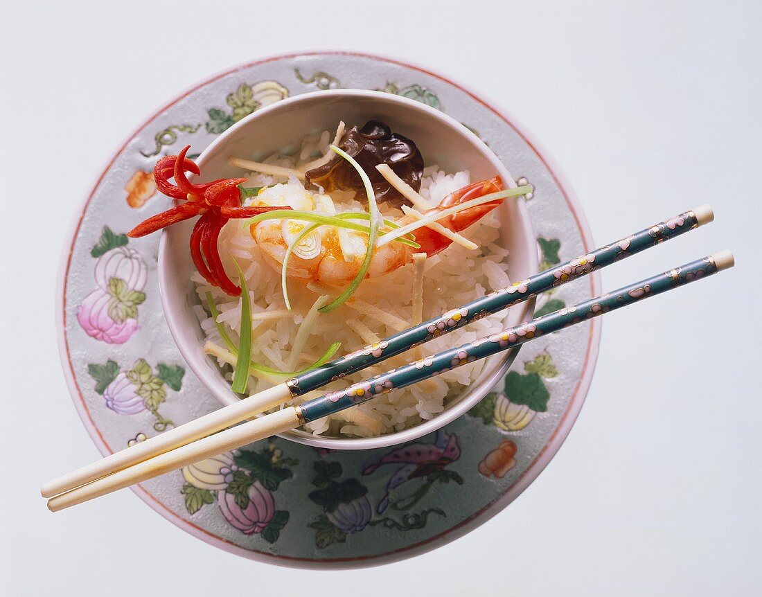 Reisschale mit Garnele, Gemüse & Eßstäbchen aus Elfenbein