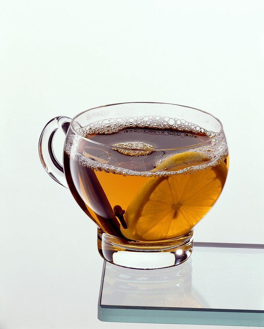Ciderific punch (tea with cider, cinnamon, cloves & lemon)