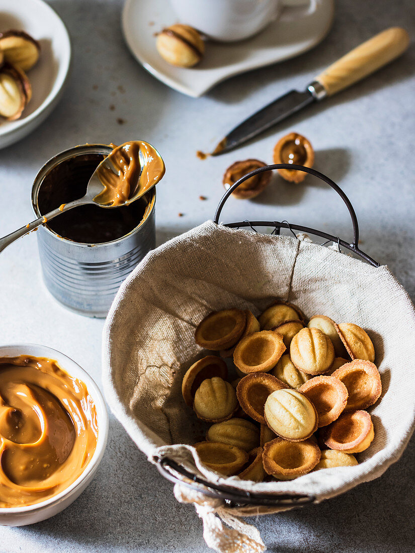 Walnussplätzchen mit Dulce de Leche