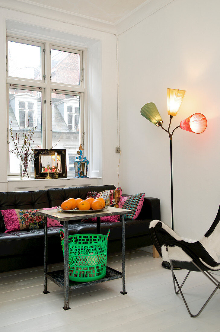 Furniture mix and vintage style in the living room in the old building