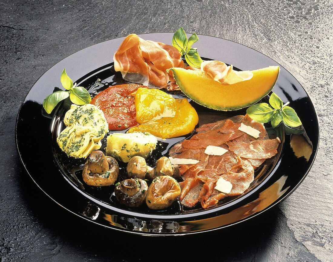 Antipasto misto (plate of assorted appetisers, Italy)