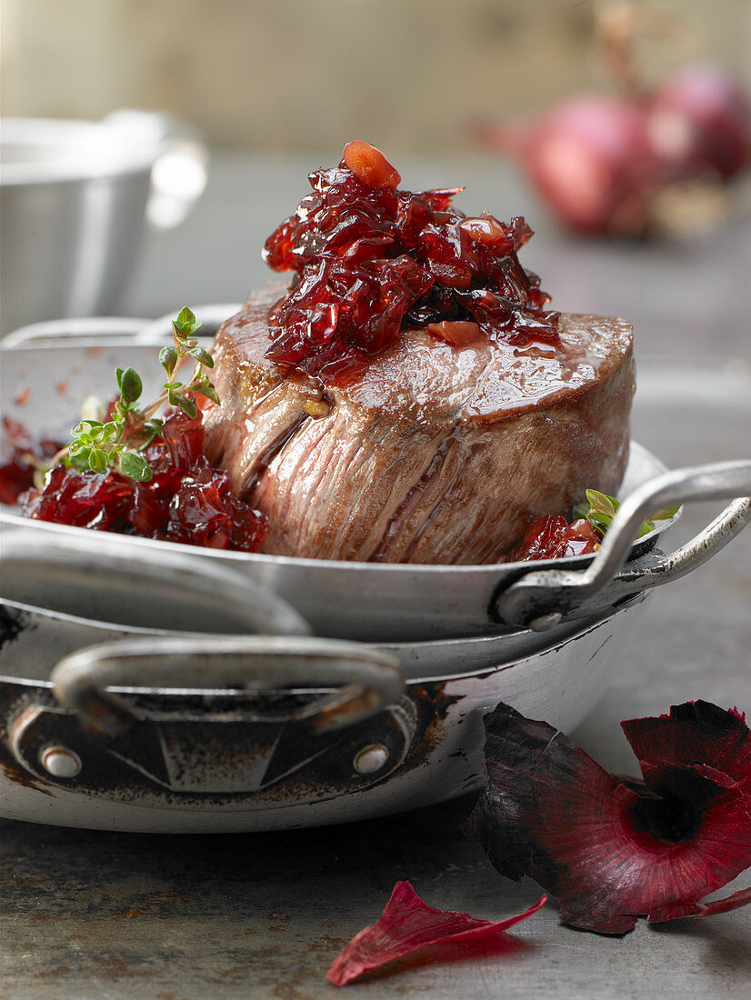 Rindermedaillon mit Rotwein-Zwiebel-Sauce