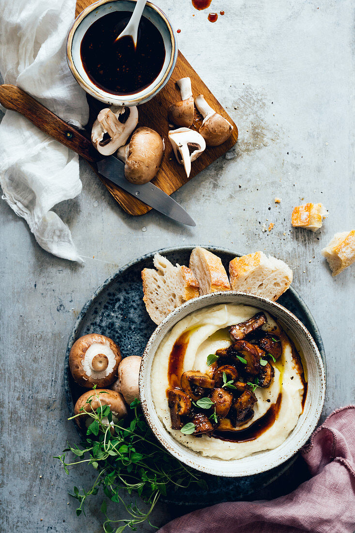 Celeriac purée with mushrooms