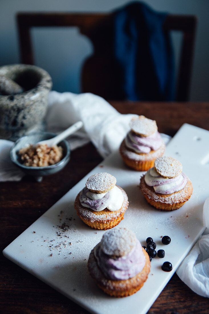 Cupcakes with blueberries