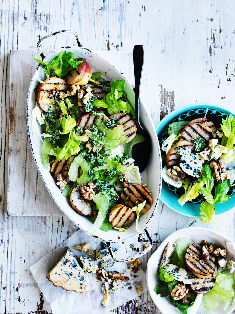 Birnen-Walnuss-Salat mit Estragon-Pesto