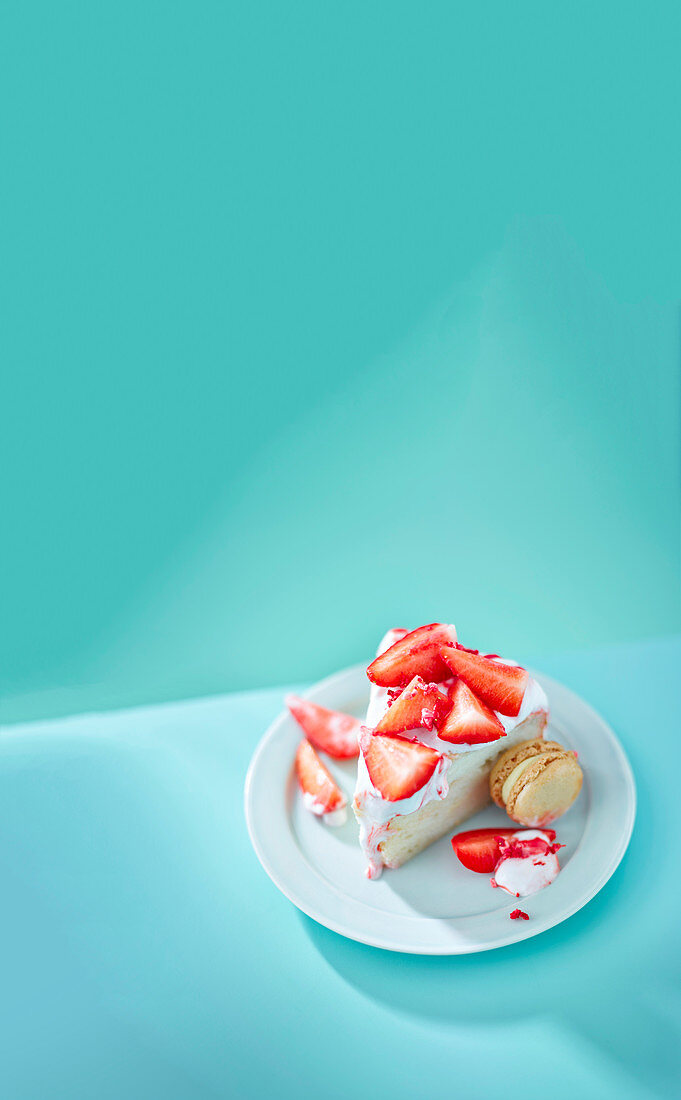 Celebration strawberry cake with Macarons