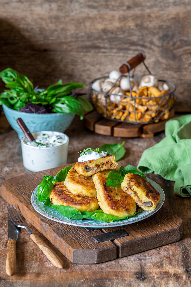 Mushroom mashed potato cakes