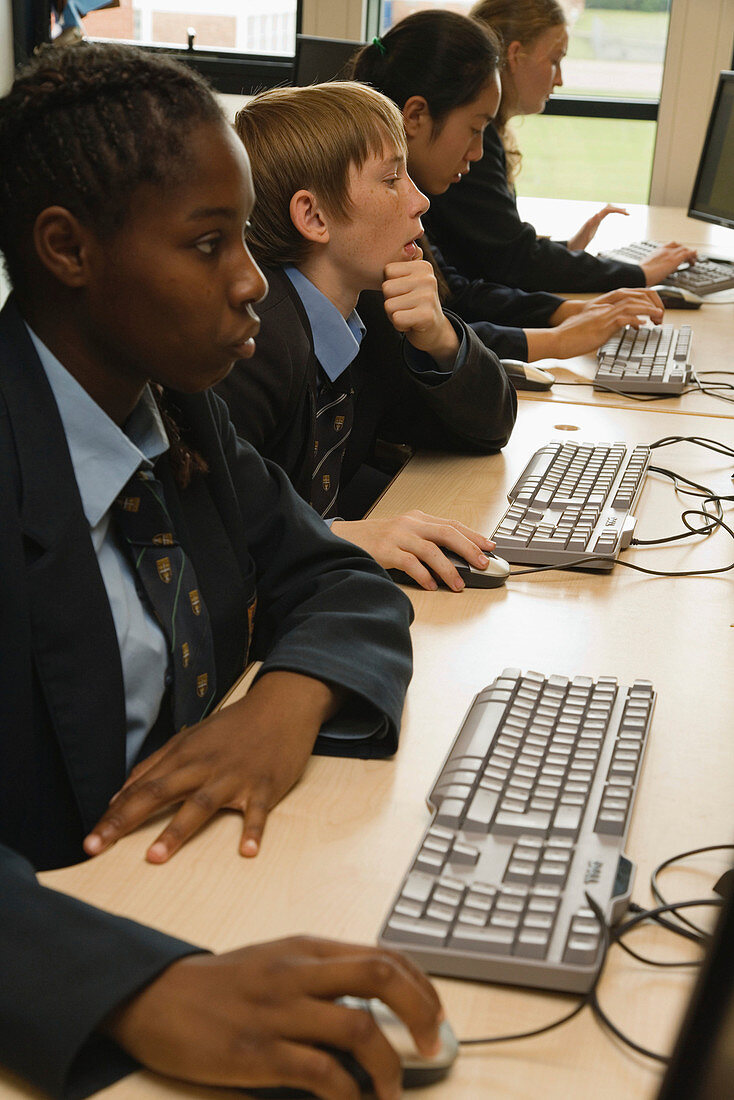 Secondary school students in an ICT lesson
