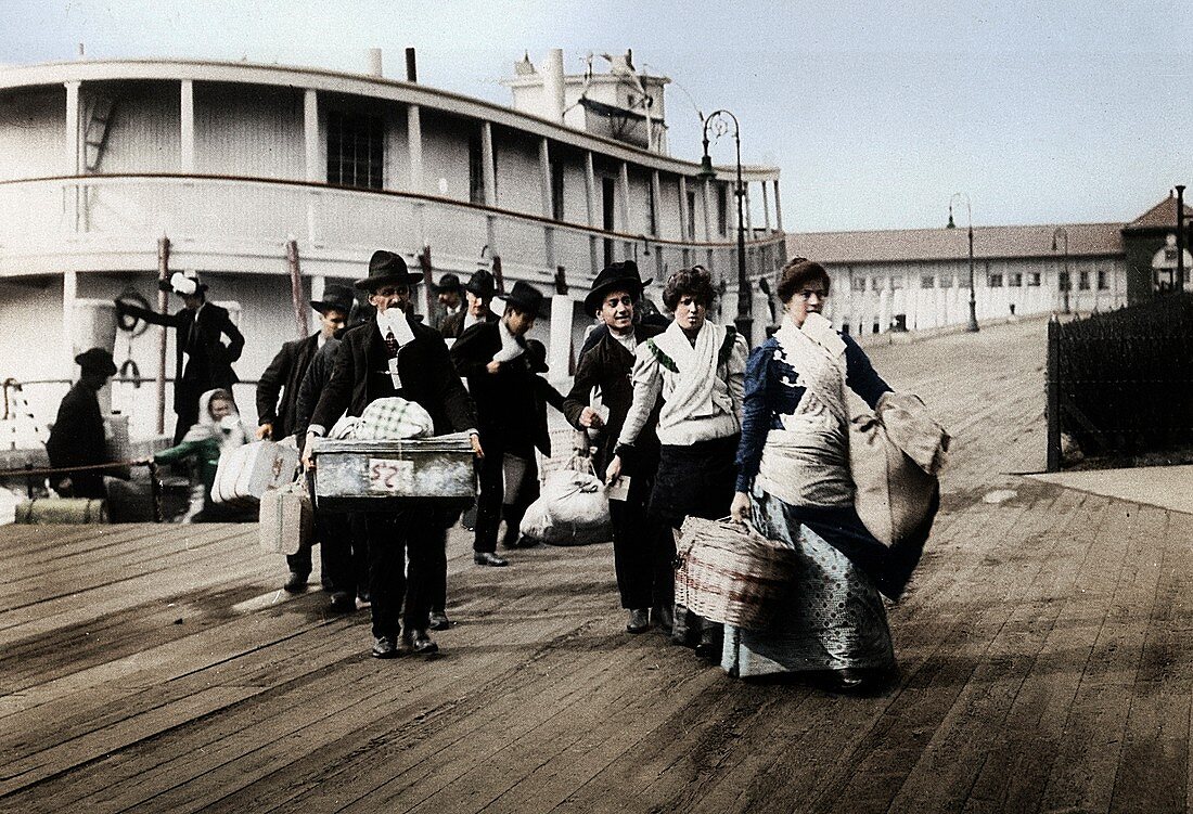 Immigrants to the USA landing at Ellis Island, New York