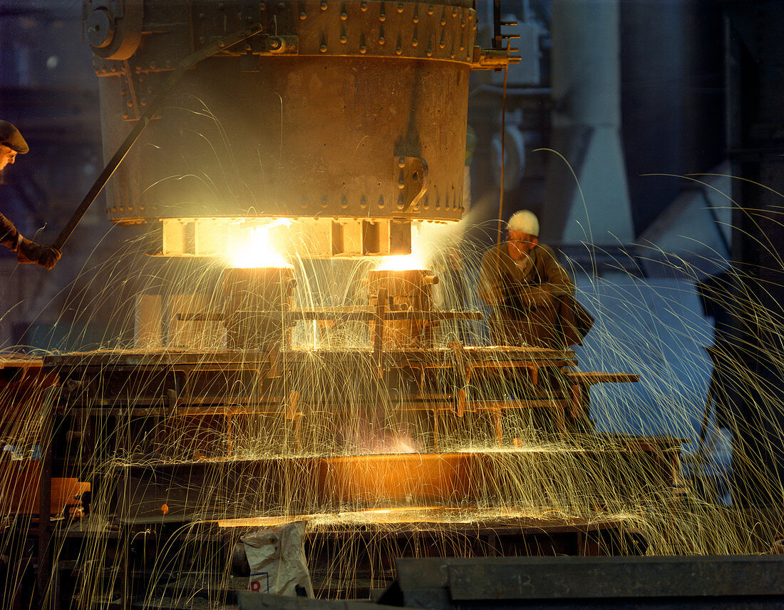 Pouring a 23 ton steel casting, South Yorkshire, 1968