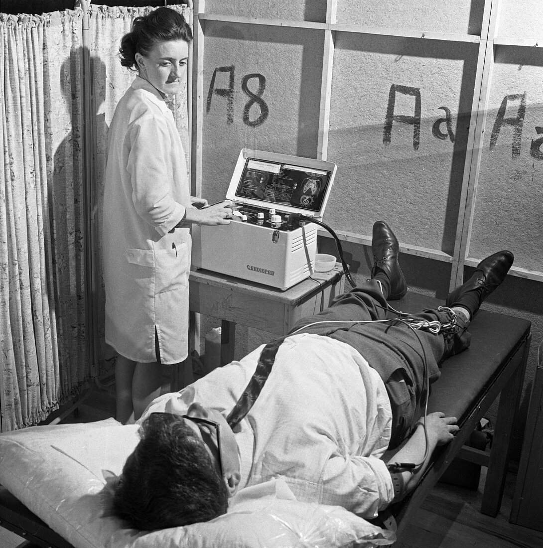 Nurse using a Cardiopan machine, 1967