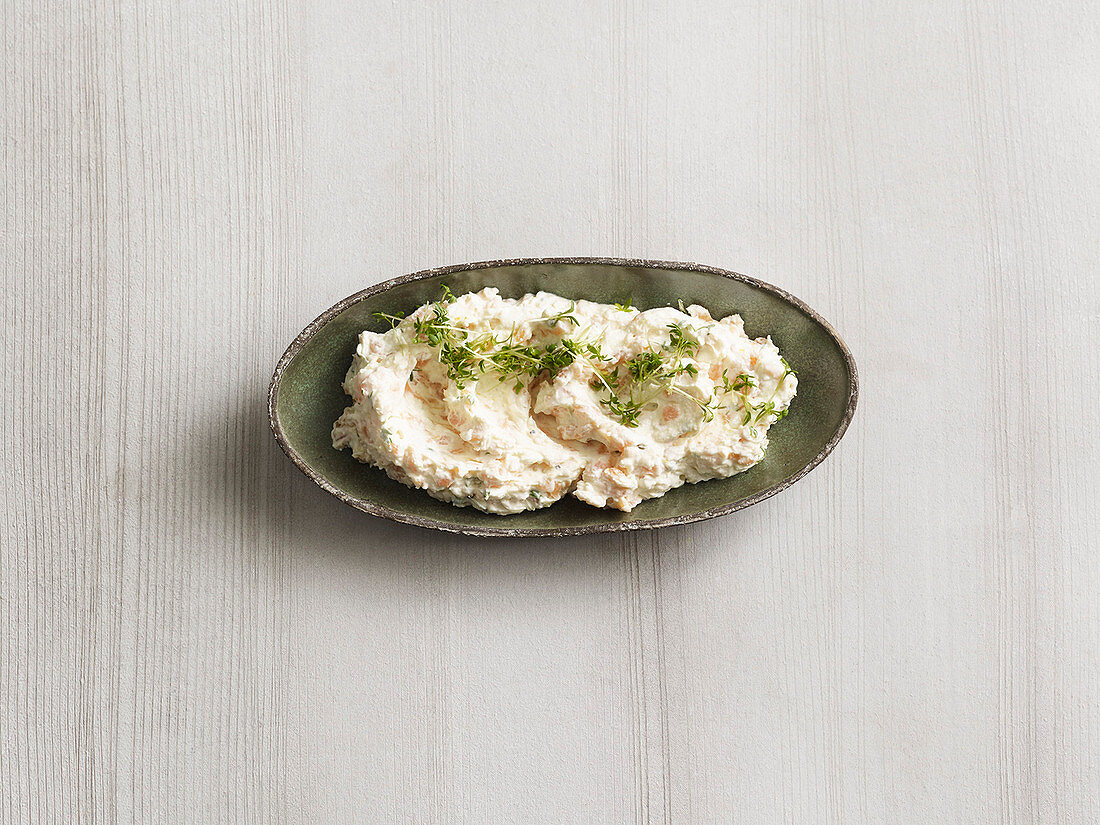 Salmon and cream cheese spread (low carb)