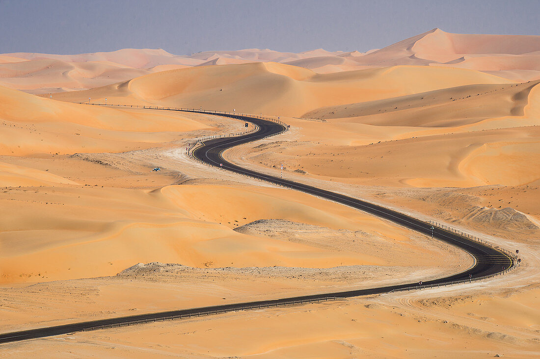 Road through the desert, Liwa Oasis, Abu Dhabi, UAE