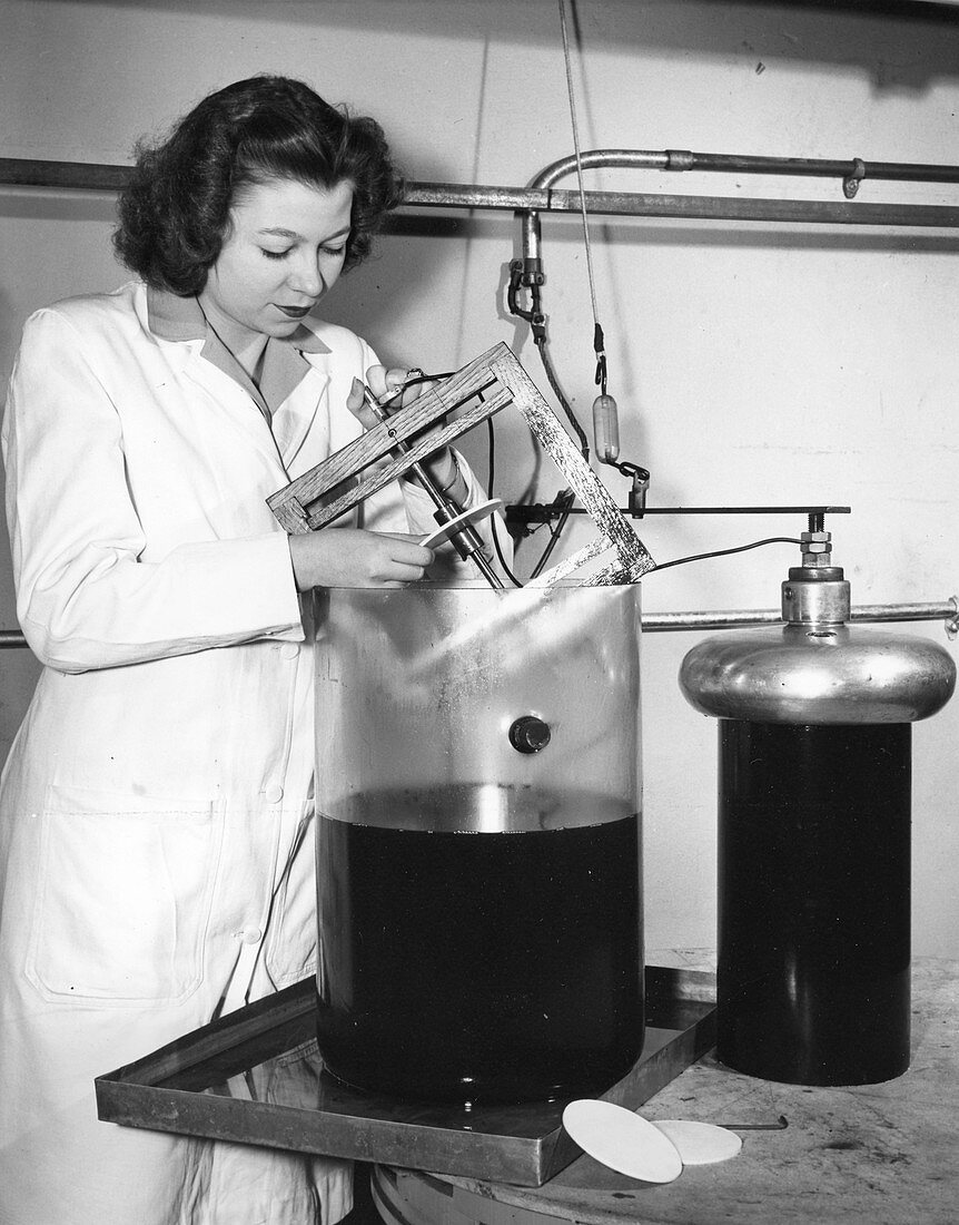 Dielectric test of Teflon plastic, 1940s