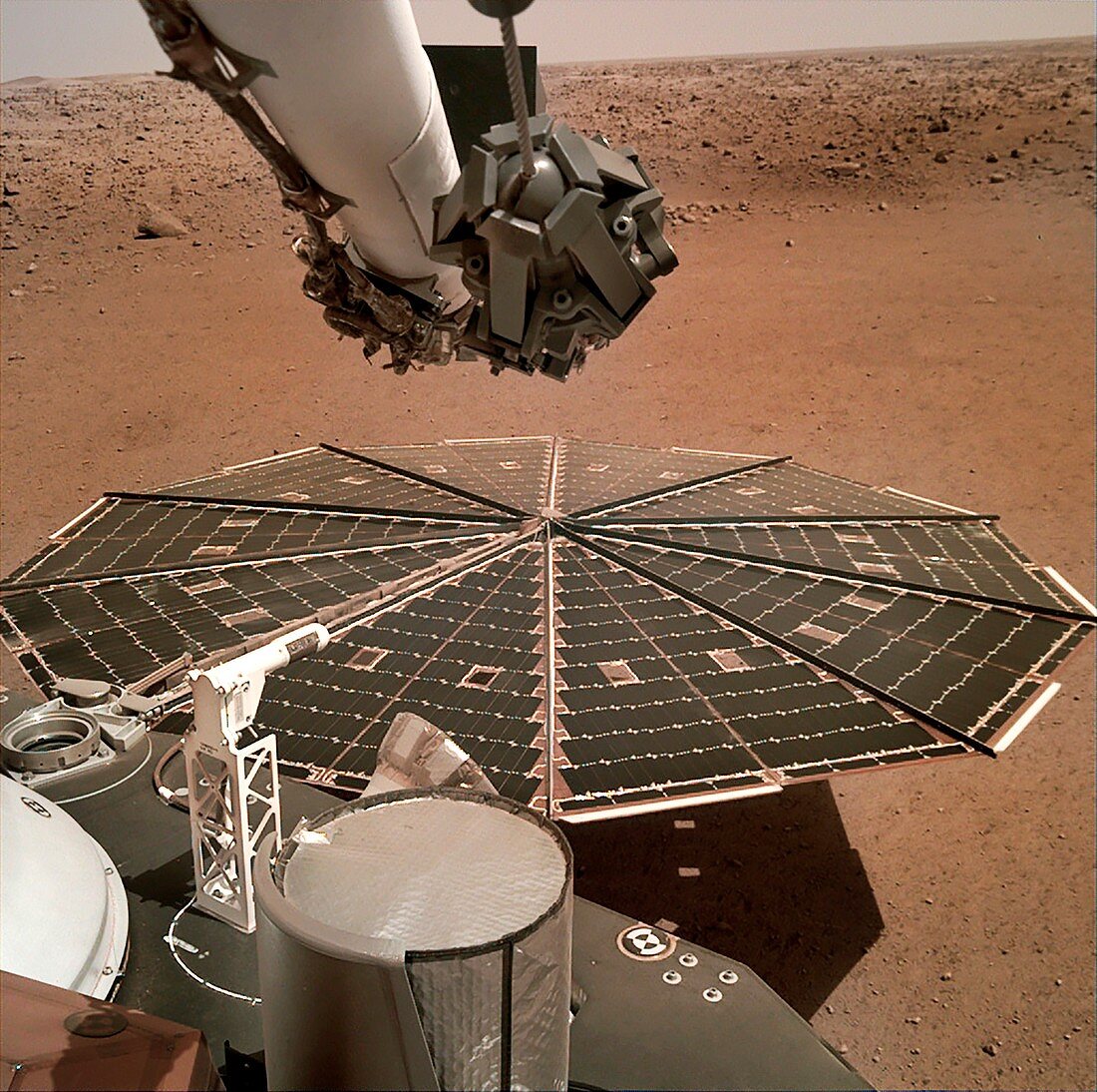 InSight lander on Mars, solar panel deployed