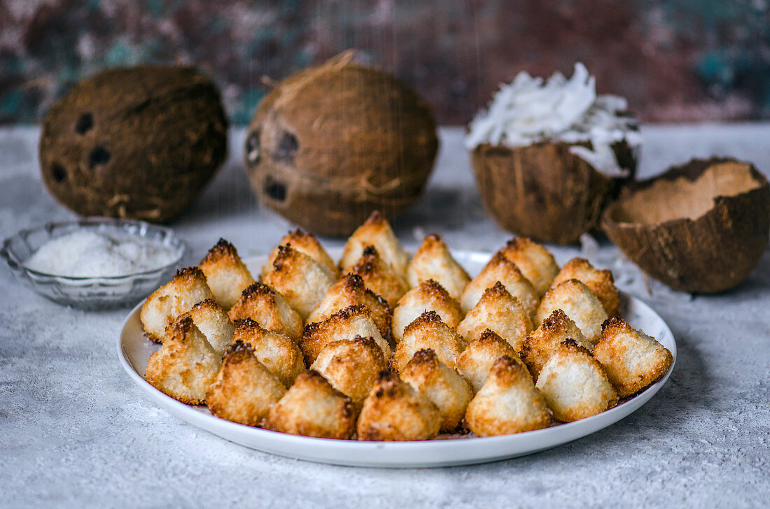 Kokosmakronen, Kokosnüsse und Kokosraspeln