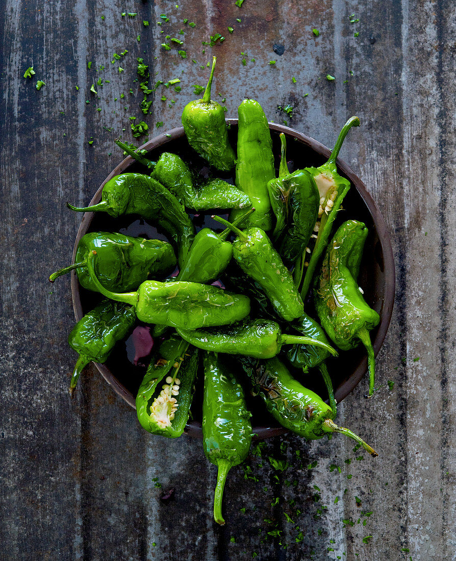 Gebratene Paprika in Pfanne