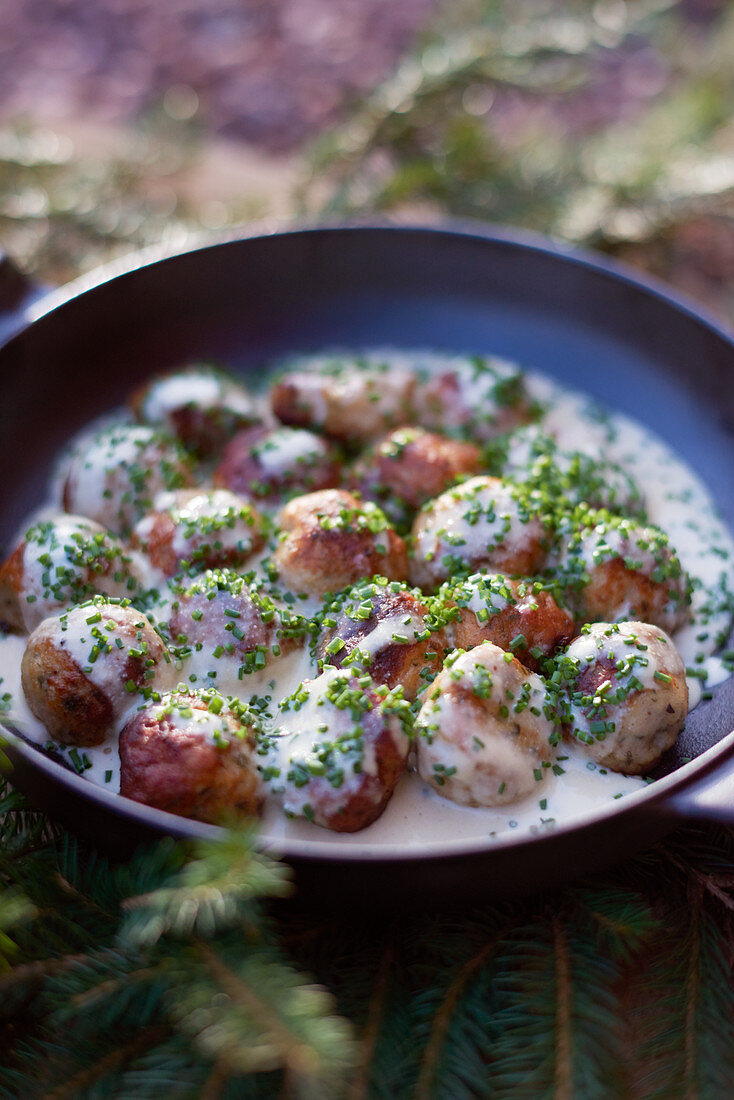 Meatballs in a chive sauce