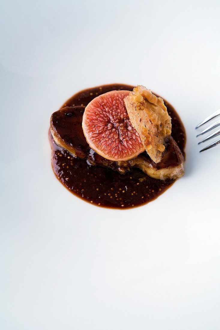 Duck liver with glazed figs and walnuts