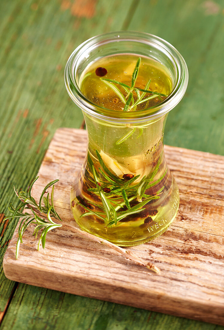 Rosemary spice oil with juniper, cloves and pepper
