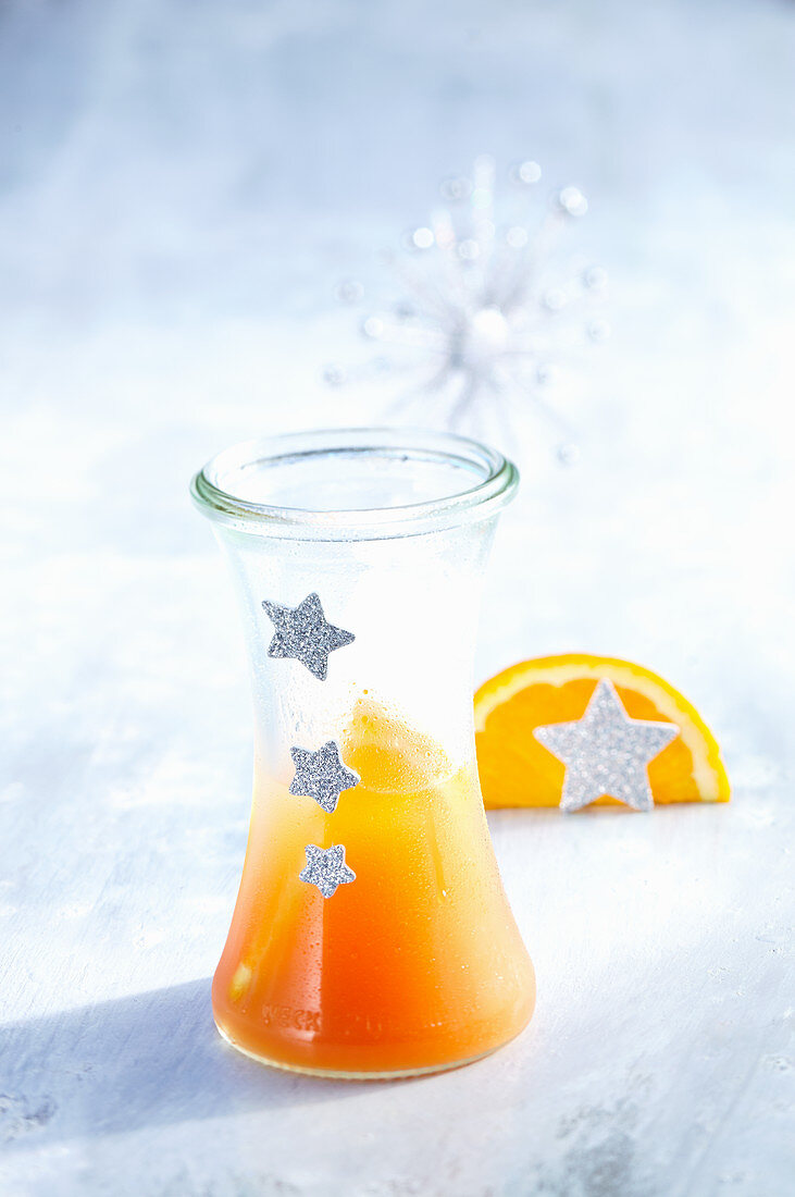Campari Orange in weihnachtlich verziertem Glas