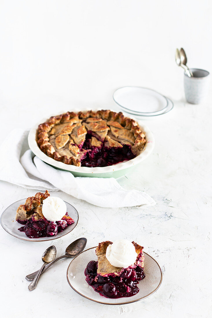 Cherry pie with ice cream