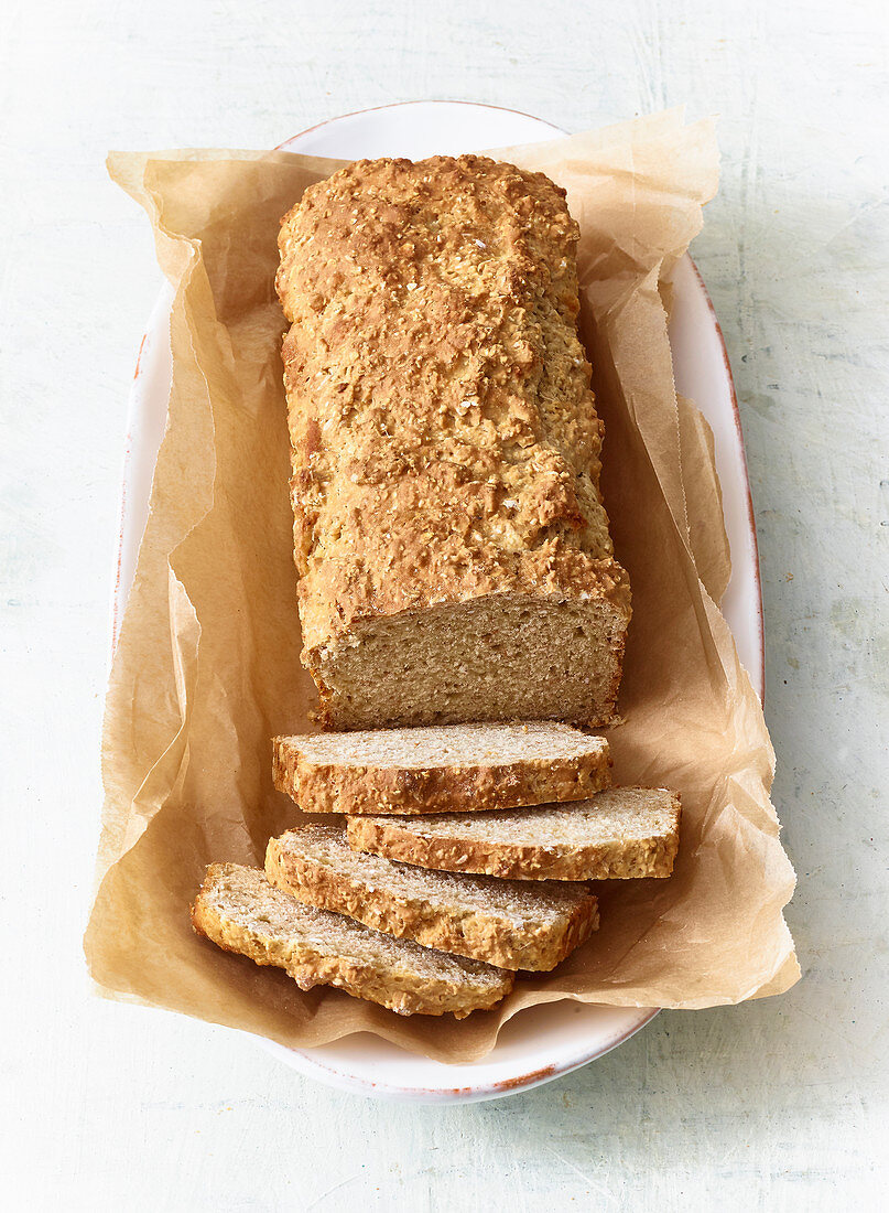 Oatmeal bread with buttermilk and honey