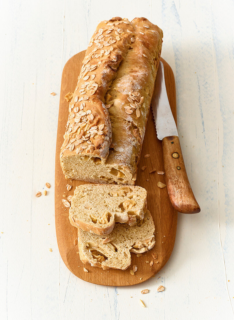 Schwedisches Brot mit Honig und Kardamon