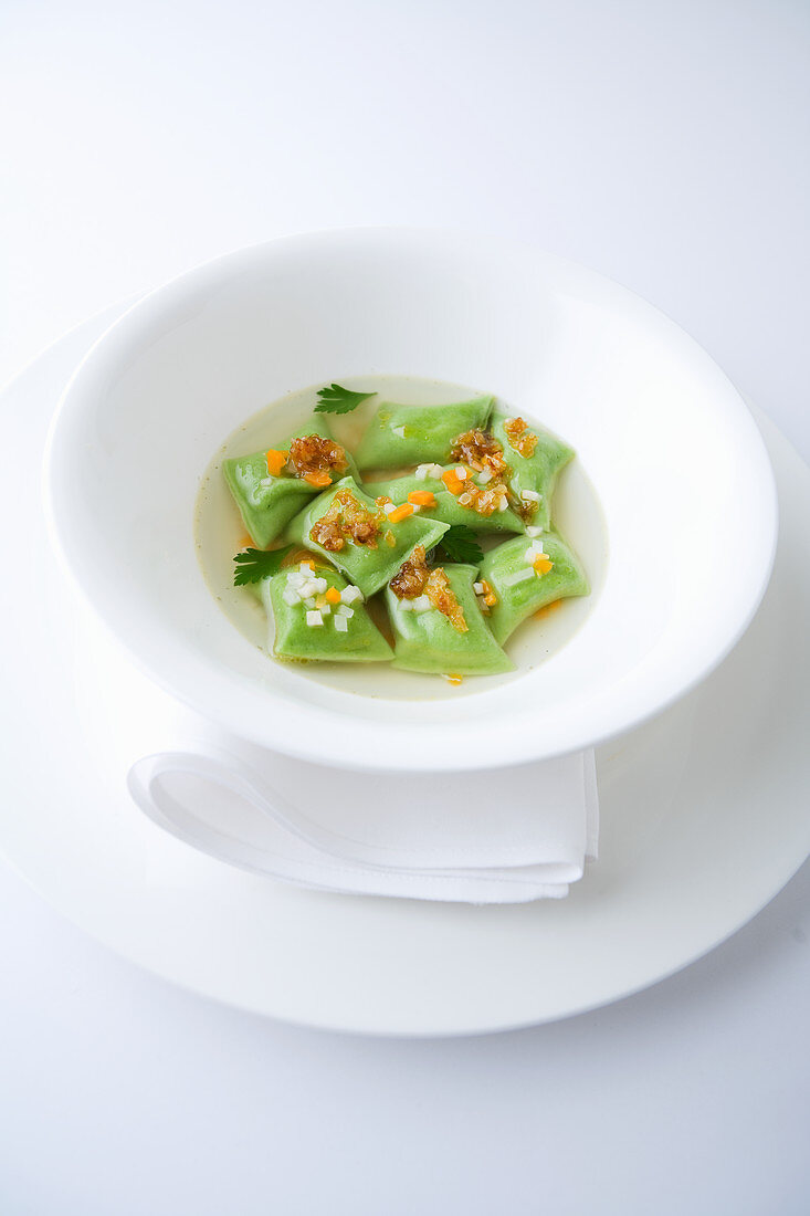 Green Swabian dumplings with veal filling