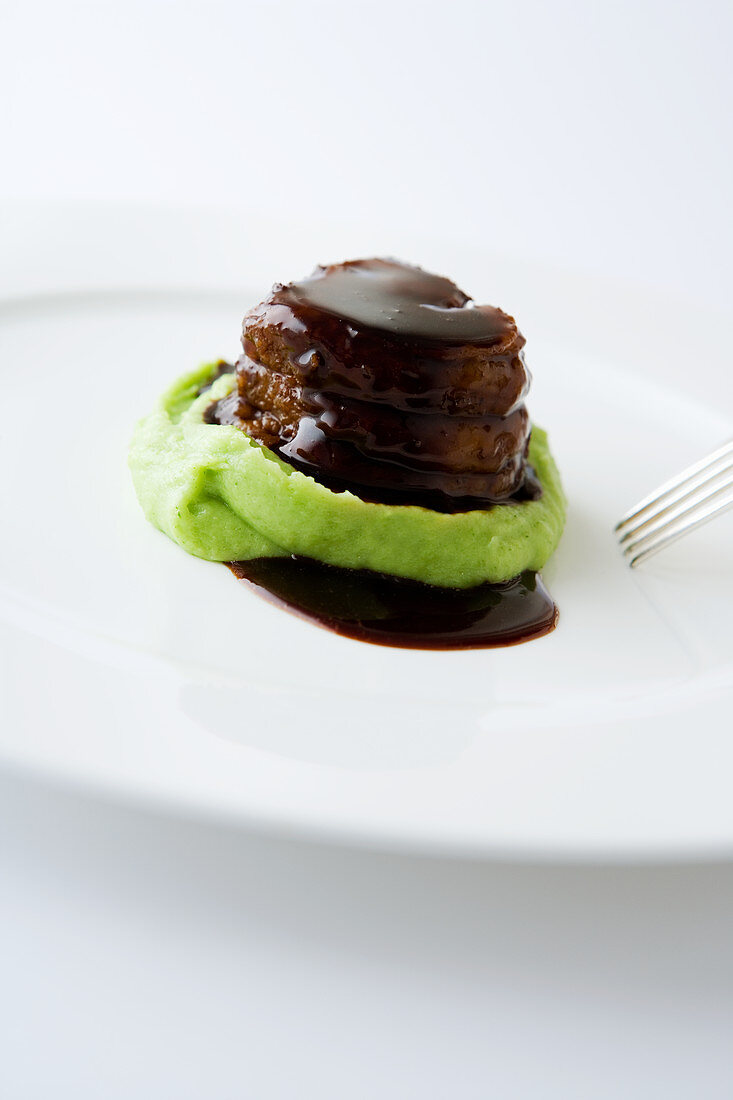 Braised veal cheek with potato and parsley purée