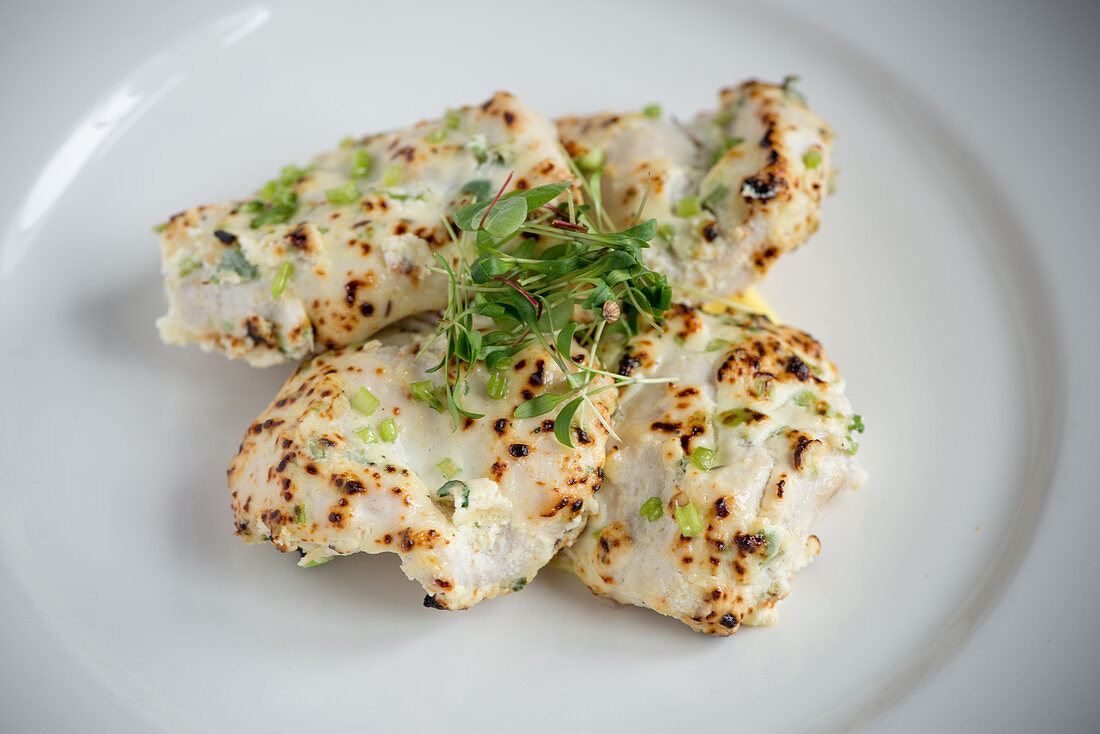 Murg malai tikka (chicken in yoghurt and cheese marinade, India)