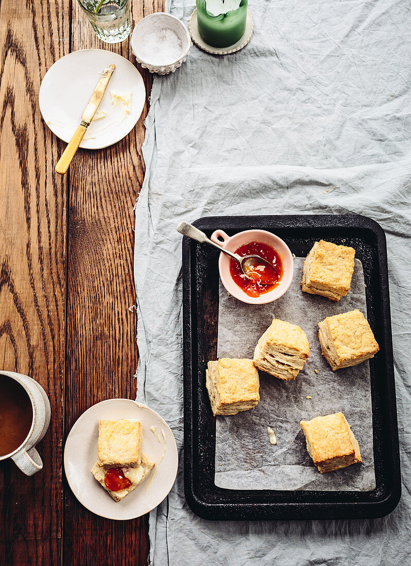 Scones mit Marmelade (England)