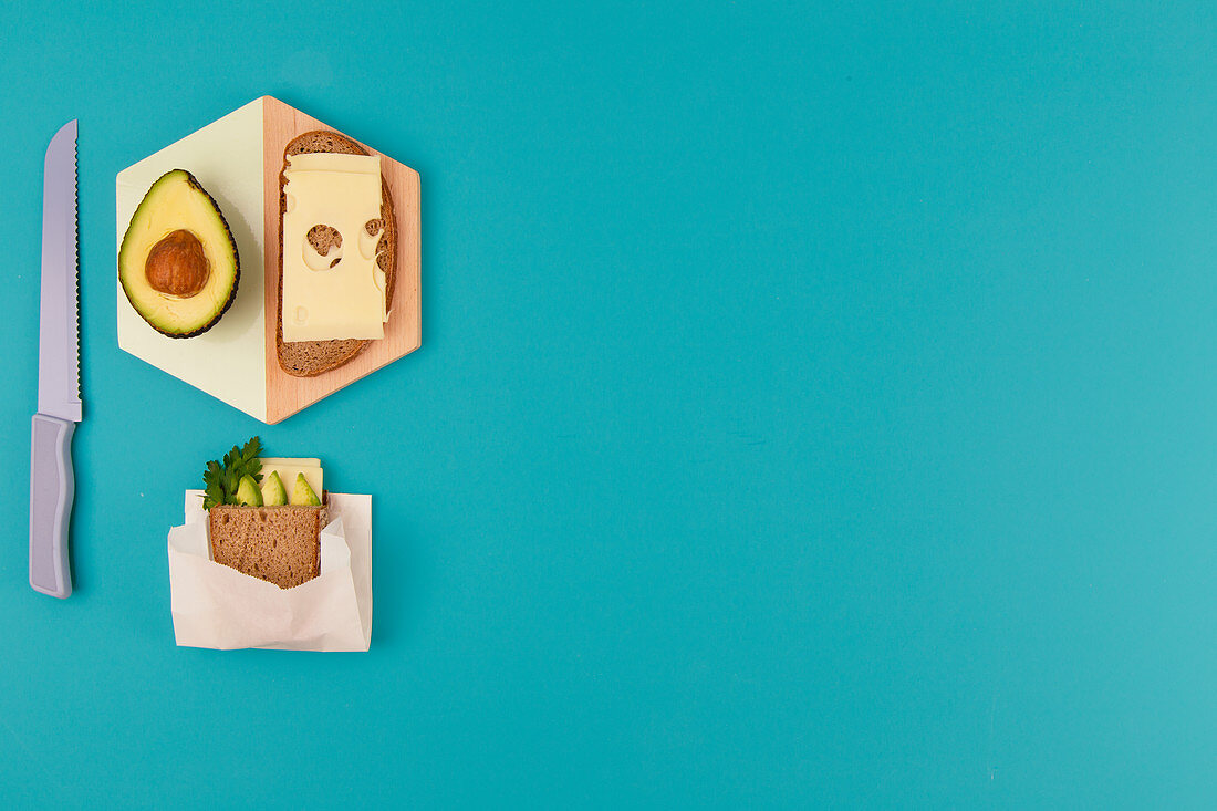 Käsebrot mit Avocado