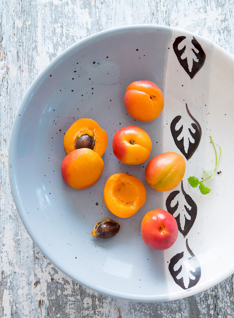 Apricots in a ceramic bowl