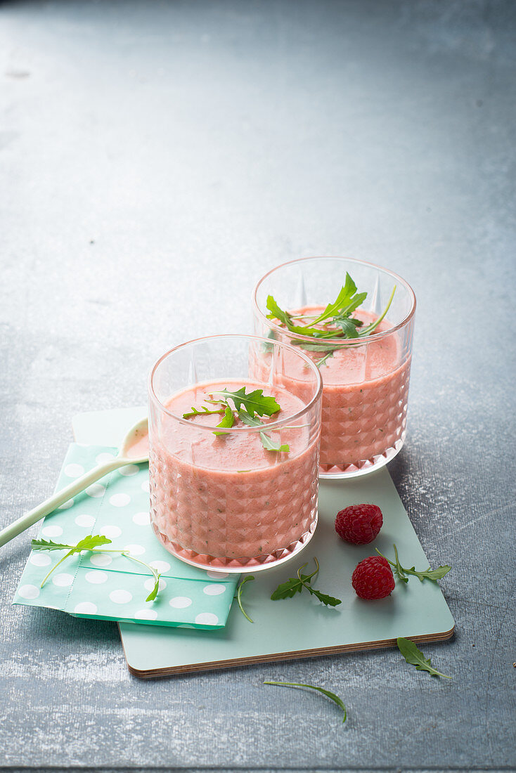 Strawberry smoothies with rocket