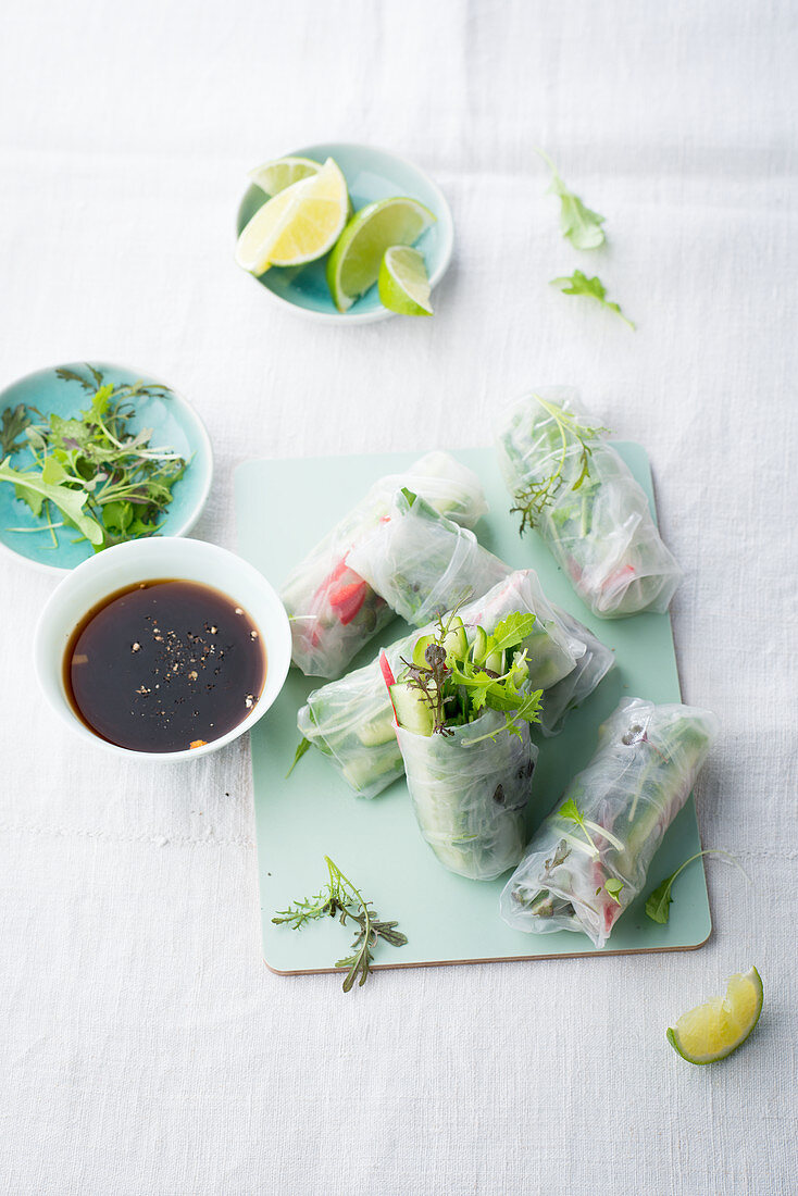 Summer rolls with cucumber and rapini