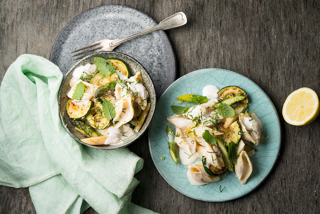 Shell pasta with asparagus and courgette