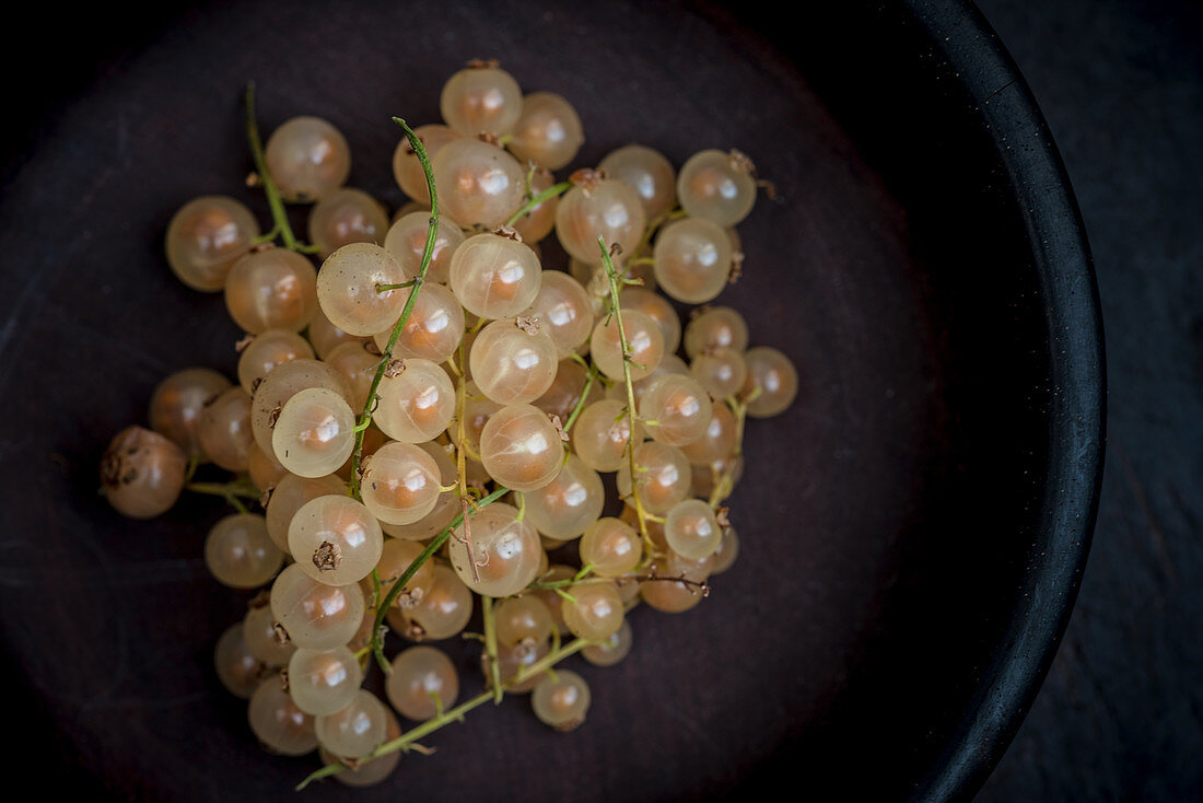 White Currants on a wooden board