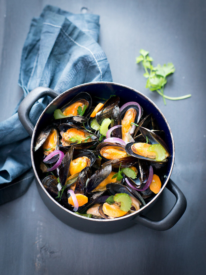 Mussels in a beer broth
