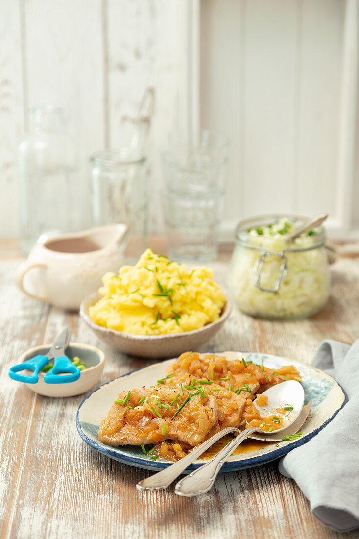 Braised pork loin with onion