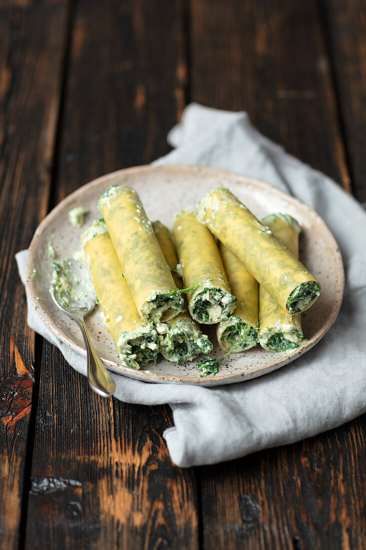 Cannelloni with spinach and feta before baking