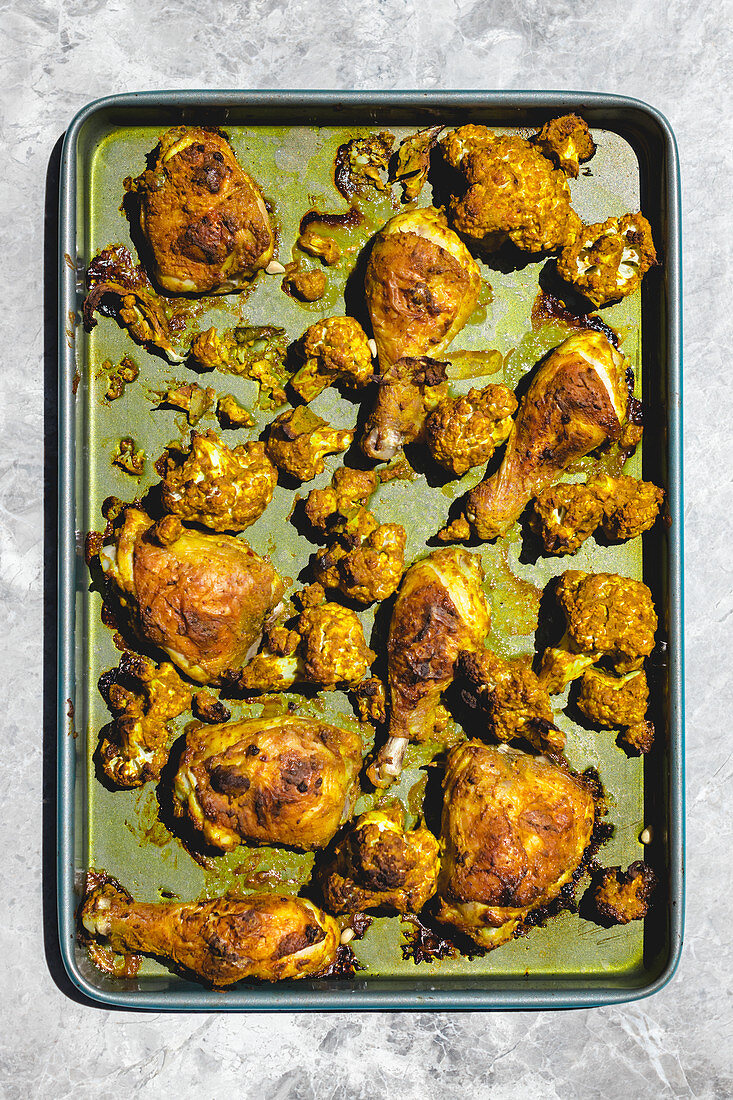 Hähnchen-Blumenkohl-Curry auf Backblech