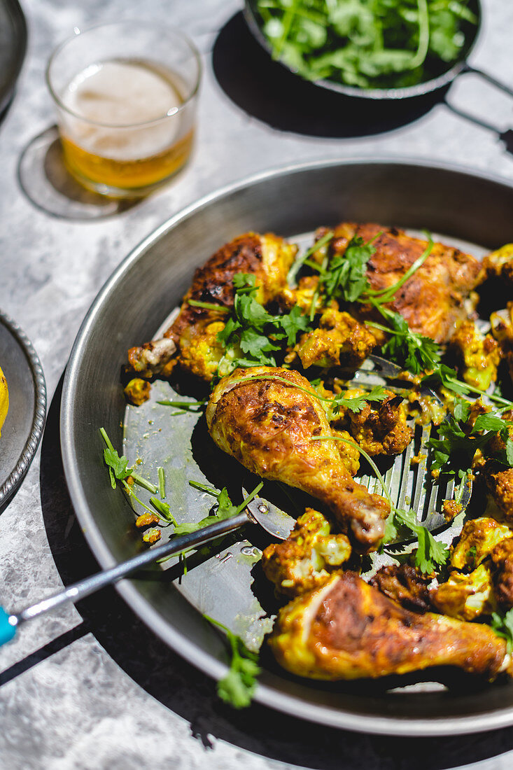 Hähnchen-Blumenkohl-Curry mit Koriandergrün